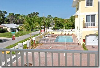 8916 Duval Lane in Sarasota, FL - Building Photo - Building Photo