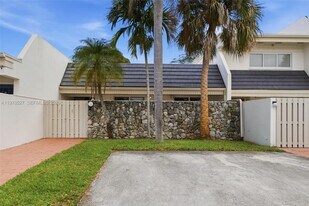 8105 SW 81st Ct in Miami, FL - Building Photo