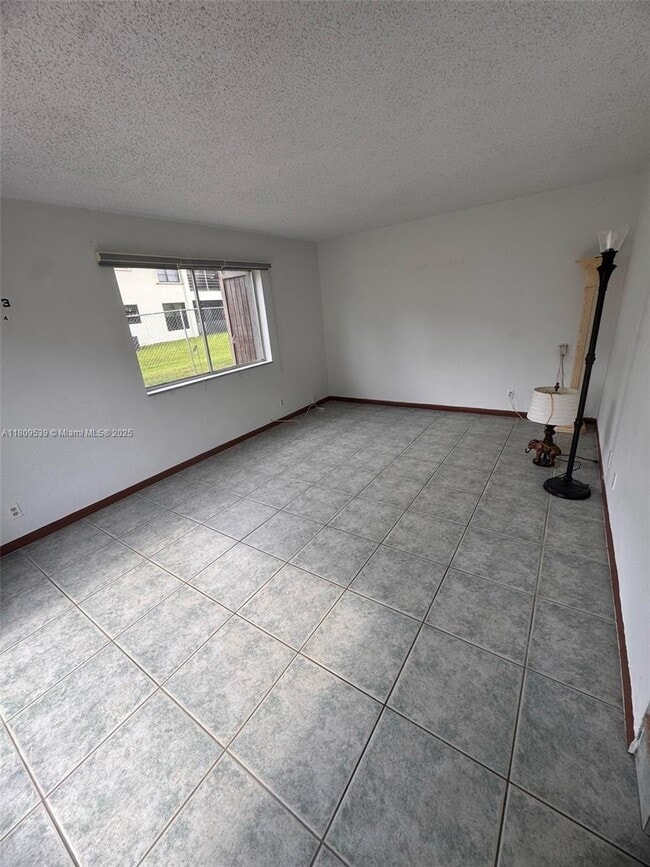 2120 Sherwood Forest Blvd in West Palm Beach, FL - Building Photo - Building Photo