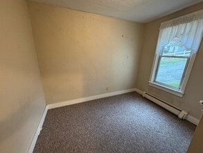 35 High St in Stewartstown, PA - Building Photo - Building Photo