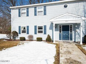 161 Cedarview Ln in Watervliet, NY - Building Photo - Building Photo