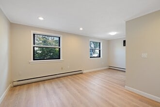 51 Lynde St in Melrose, MA - Building Photo - Building Photo