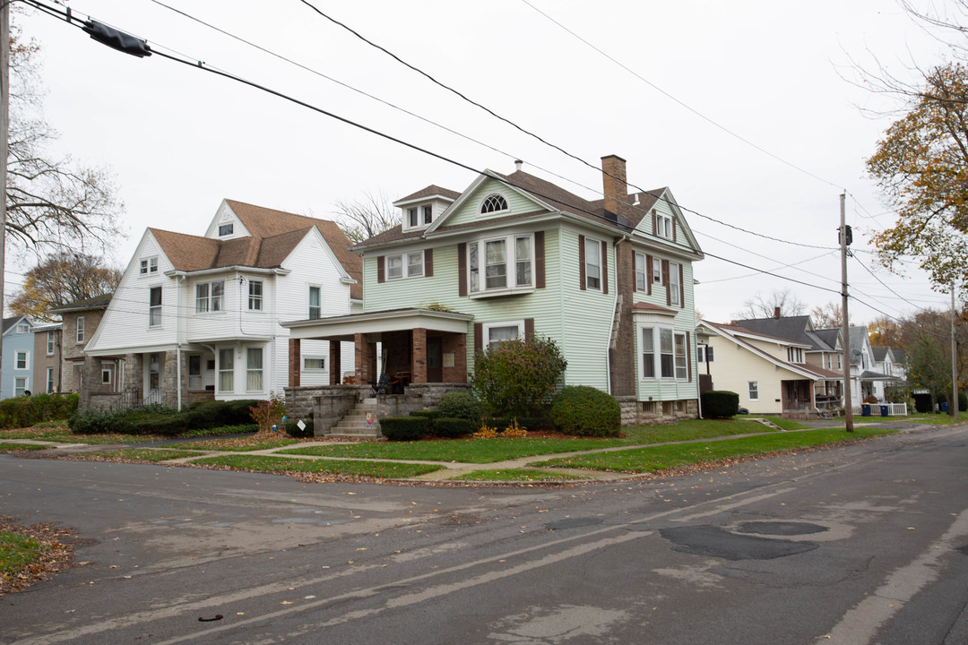 50 Spruce St in Lockport, NY - Building Photo