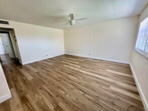 460 Saxony Way in Delray Beach, FL - Building Photo - Building Photo