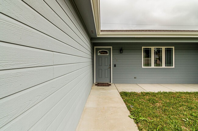 118 Allen Hill Dr in Ogden, KS - Building Photo - Building Photo