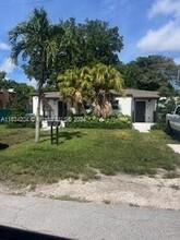 2331 SW 58th Ave in Miami, FL - Building Photo - Building Photo