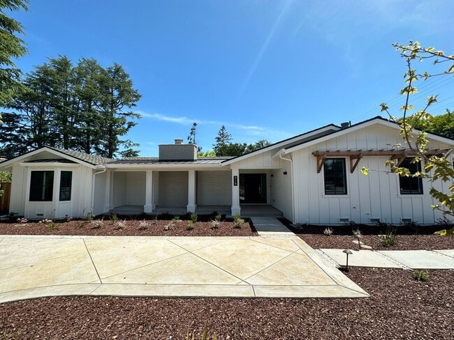 215 Verano Dr in Los Altos, CA - Building Photo - Building Photo