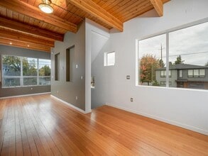 38 NE Going St in Portland, OR - Building Photo - Building Photo