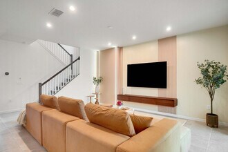 9194 Seascape Cv in Kissimmee, FL - Building Photo - Building Photo