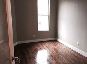 92 Harman St, Unit 1 in Brooklyn, NY - Foto de edificio - Building Photo