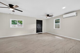 23130 Bayleaf Dr in Spring, TX - Building Photo - Building Photo