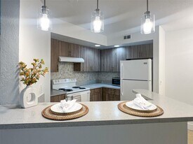 12840 Vista Isles Dr, Unit 615 in Sunrise, FL - Building Photo