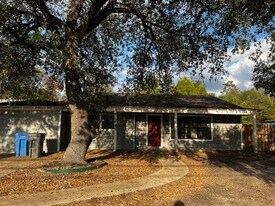 1415 E Denman Ave in Lufkin, TX - Building Photo
