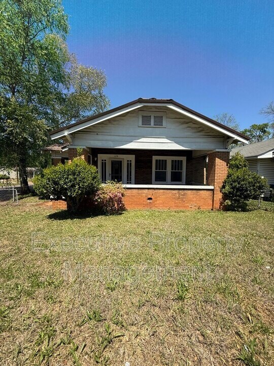 1698 Dennison Ave SW in Birmingham, AL - Building Photo