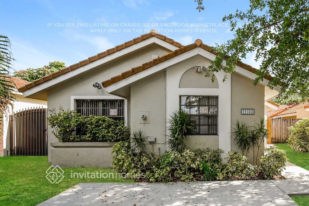 11433 SW 74th Terrace in Miami, FL - Building Photo