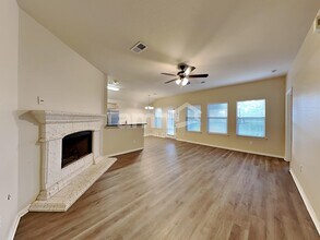 270 Adobe Terrace S in Montgomery, TX - Building Photo - Building Photo