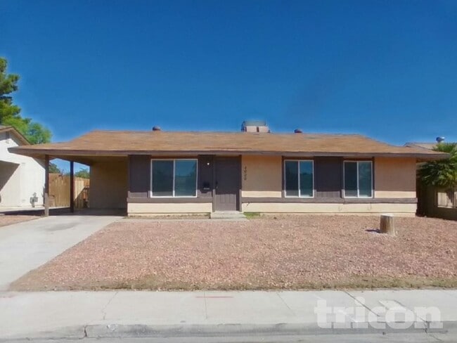 4020 Maple Hill Rd in Las Vegas, NV - Foto de edificio - Building Photo