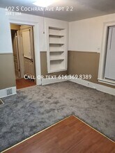 402 S Cochran Rd in Charlotte, MI - Building Photo - Building Photo