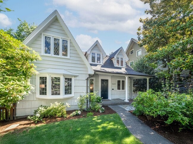 property at 1637 SW Clifton St