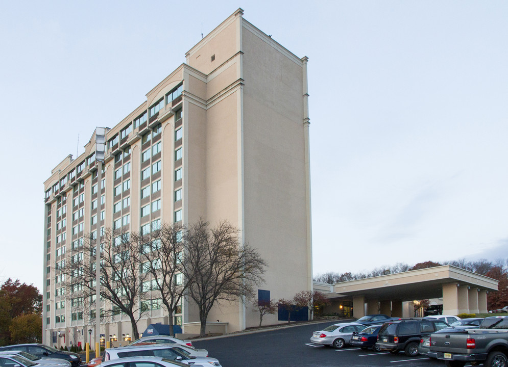 Yorktown Hall in Coraopolis, PA - Building Photo