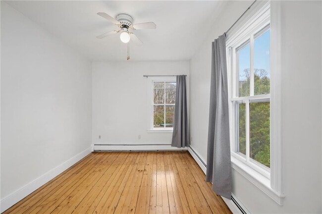 686 Hope St in Bristol, RI - Building Photo - Building Photo