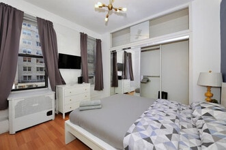 444 First Ave Loop, Unit SI ID1323909P in New York, NY - Building Photo - Building Photo