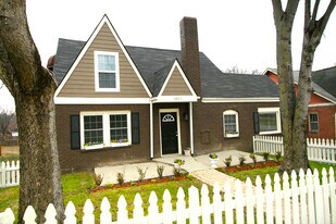 1011 Maynor St, Unit B in Nashville, TN - Building Photo