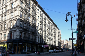 254 Broome St in New York, NY - Building Photo - Building Photo