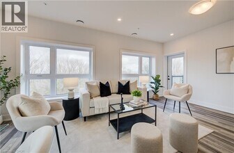 1100 Lackner Pl in Kitchener, ON - Building Photo - Building Photo