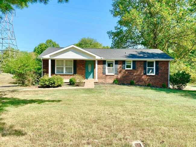 2267 Wildwood Dr in Clarksville, TN - Building Photo - Building Photo