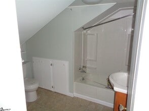 260 E Greer St in Greer, SC - Building Photo - Building Photo