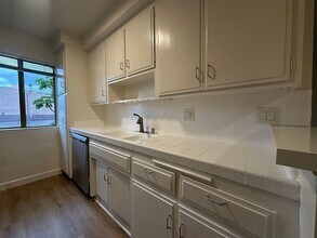 1432 N Fairfax Ave in Los Angeles, CA - Building Photo - Building Photo