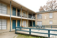 Victory Apartments in Houston, TX - Foto de edificio - Building Photo