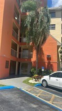 8100 Geneva Ct in Doral, FL - Building Photo - Building Photo