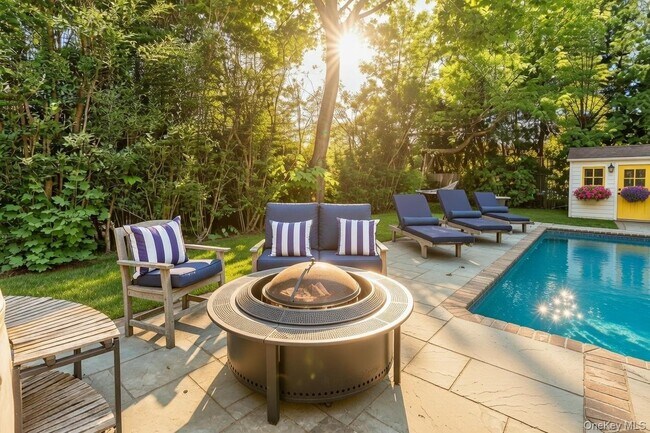 80 Rte 114 in Wainscott, NY - Building Photo - Building Photo