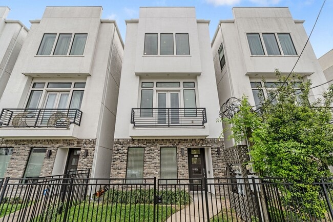 property at 5713 Larkin St