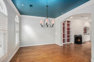 4655 Spruce St in Bellaire, TX - Building Photo - Building Photo