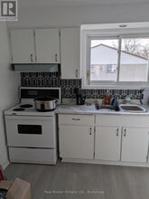 36 Graham Ave in Brantford, ON - Building Photo - Building Photo