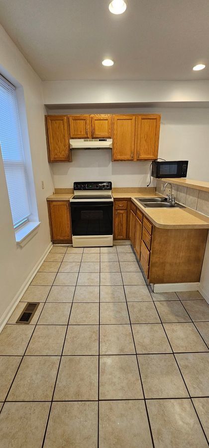 2251 Annapolis Rd in Baltimore, MD - Building Photo - Building Photo
