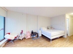 13325-1102A 102 A Ave in Surrey, BC - Building Photo - Building Photo