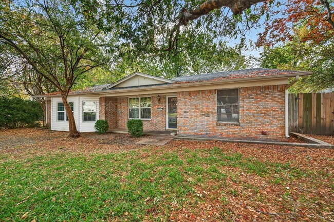 218 Kansas St in Sherman, TX - Building Photo - Building Photo