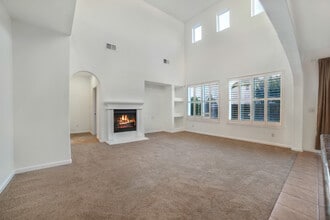 10849 Brookfield Ave in Stockton, CA - Foto de edificio - Building Photo