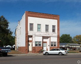 210 Lindbergh Ave in Little Falls, MN - Building Photo - Building Photo