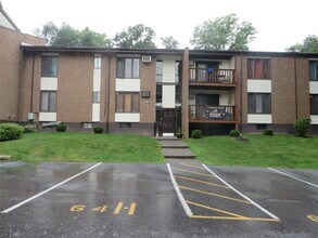 3 3 Hook Rd in Poughkeepsie, NY - Building Photo - Building Photo