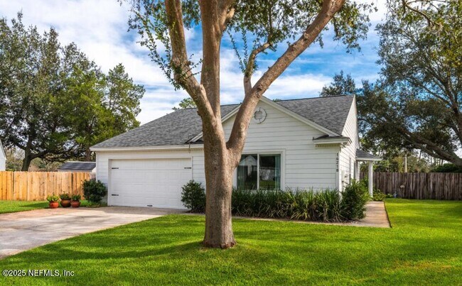 14218 Hampton Falls Dr N in Jacksonville, FL - Building Photo - Building Photo