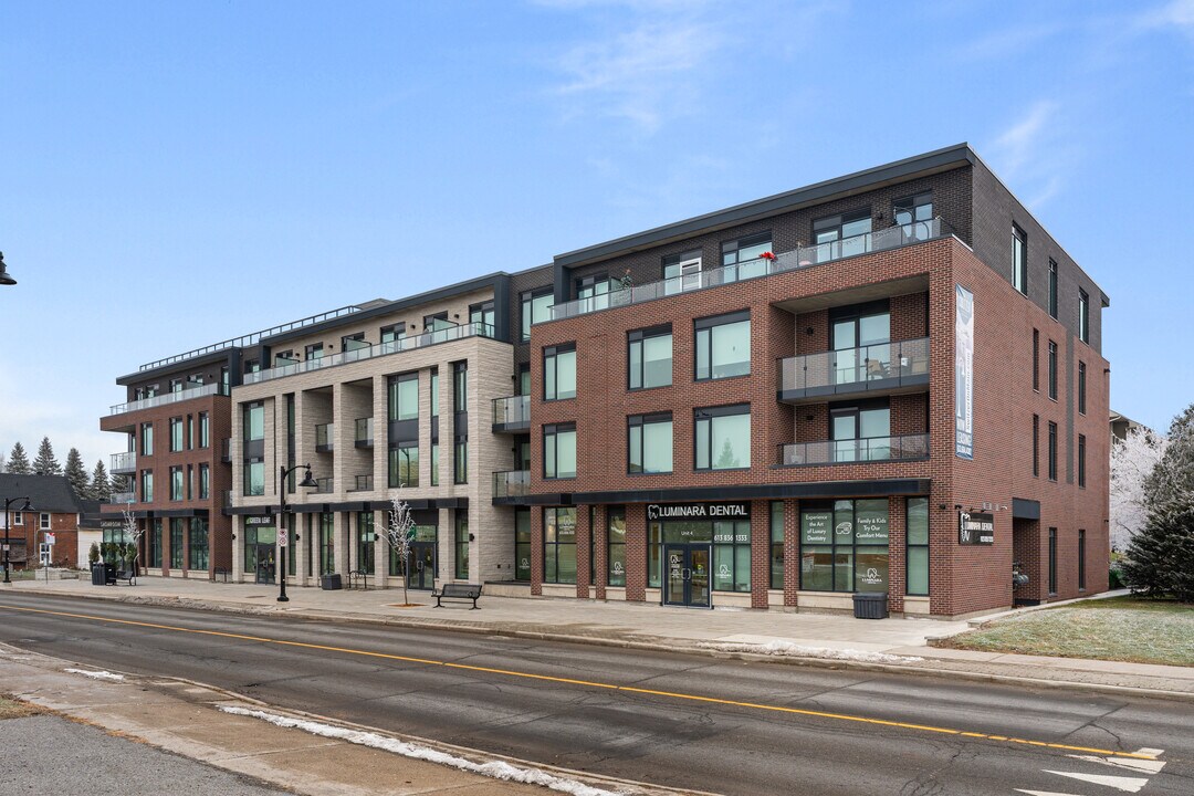 1531 Stittsville Main St in Ottawa, ON - Building Photo