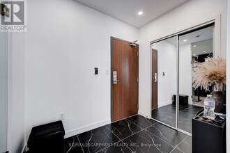 35 Mariner Terrace in Toronto, ON - Building Photo - Building Photo