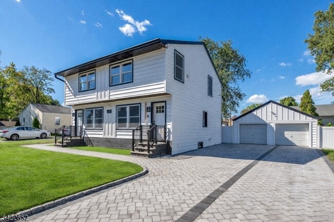 property at 715 Evans St