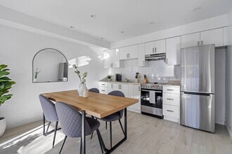 2225 W 8th Ave in Vancouver, BC - Building Photo - Building Photo