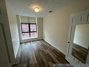 81 Essex St, Unit 63 in Boston, MA - Building Photo - Building Photo